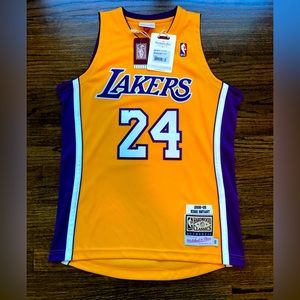 Los Angles Lakers jersey Kobe Bryant #24 size Medium